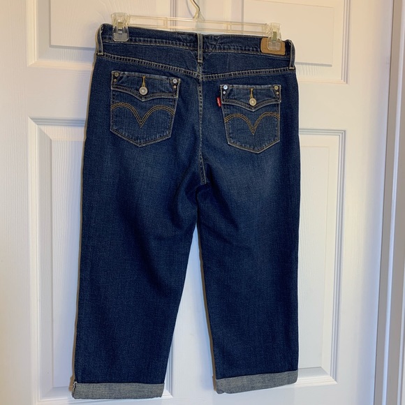 Levi’s Red Tab High Rise Denim Cuffed Capri 10 - Picture 1 of 6